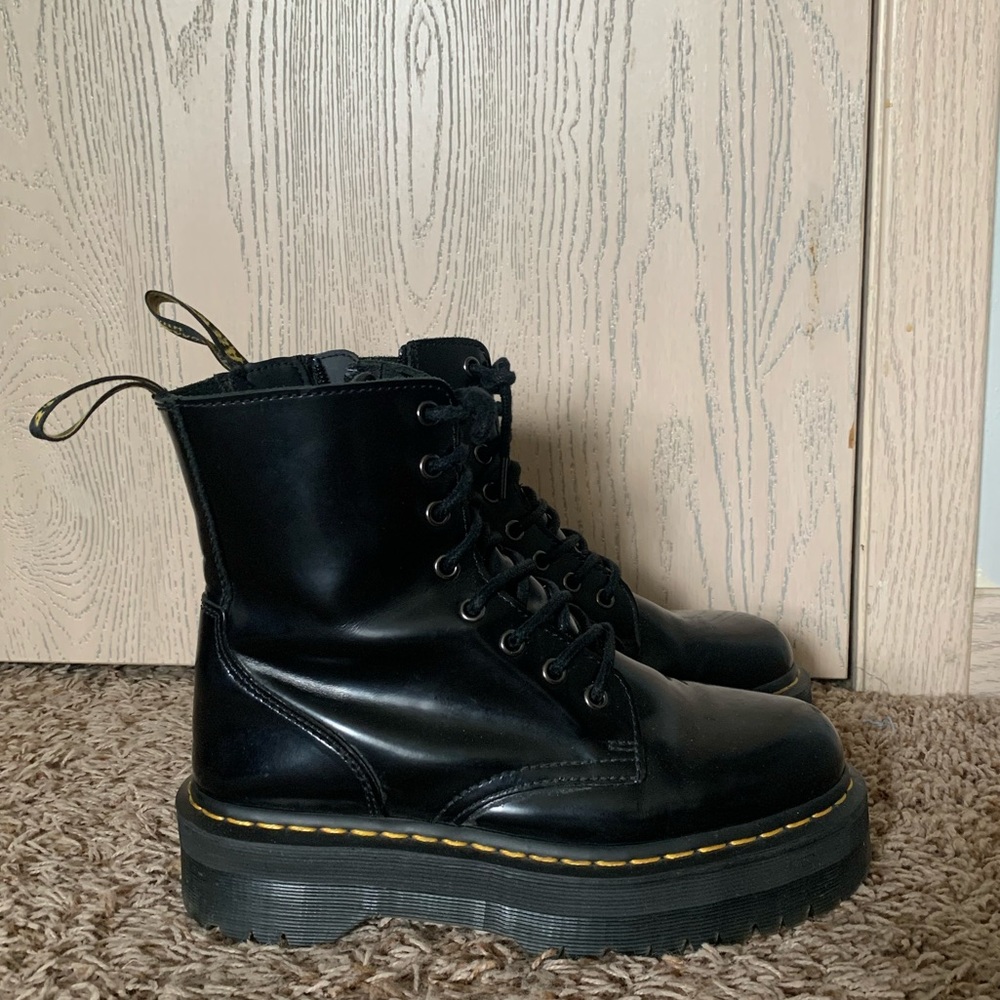 COPY - DR MARTENS JADON BOOT - ladies size 8